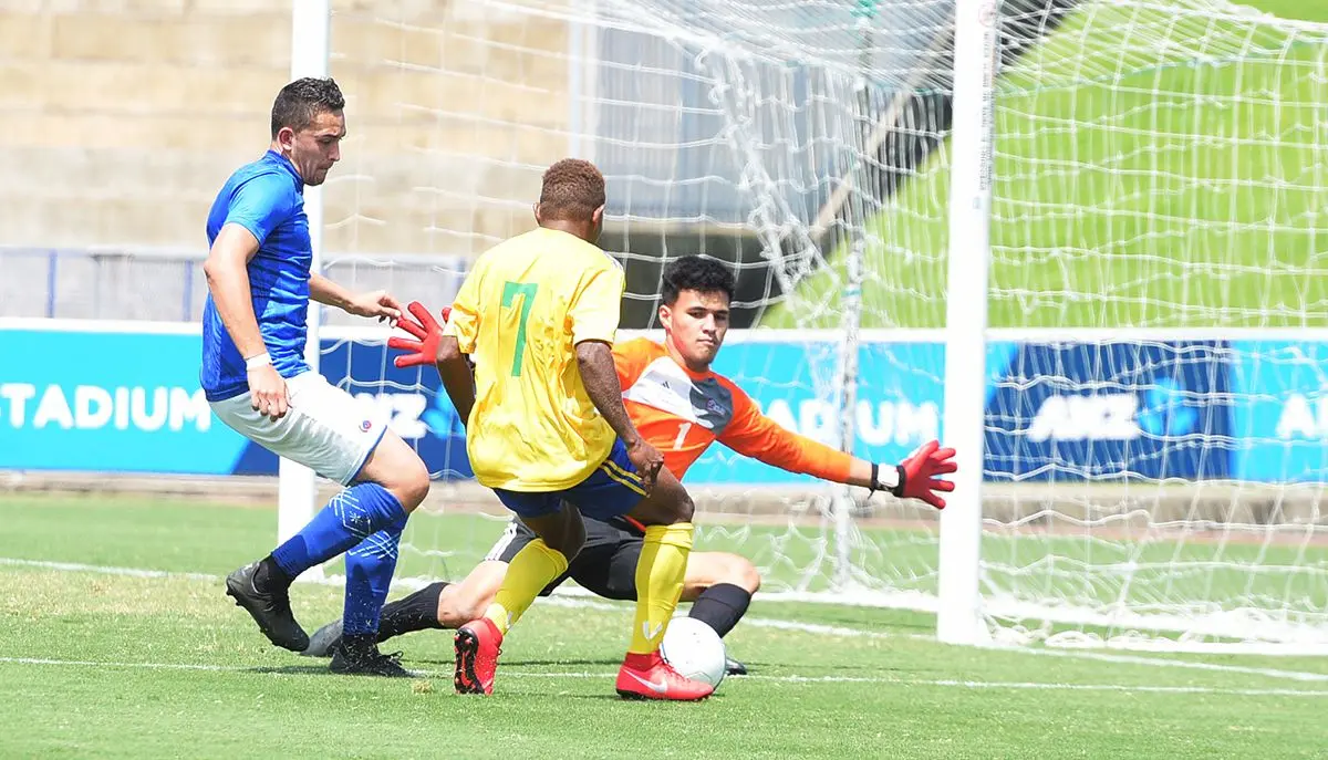 Samoan goalkeeper, Eti Fatu failed to stop Augustine Waita  during OFC Men's Olympic qualifier 2019 group a match at ANZ Stadium on September 24, 2019. Photo: Ronald Kumar.