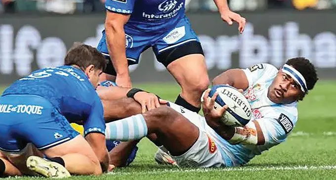 Racing 92 winger Vinaya Habosi reaches out to score against Vannes during their TOP 14 match on October 5, 2024. Photo: AFP