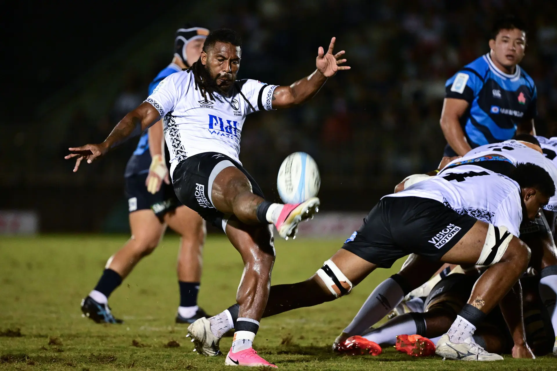 Flying Fijians halfback Frank Lomani