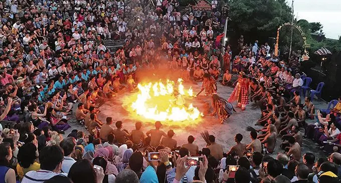 Visitors get treated to Indonesian tradition.
