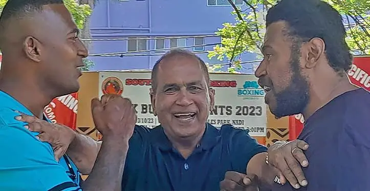 South Pacific Boxing Promotions chief director Mohammed Shameem (middle), separates Fiji Heavyweight Champion James ‘The Beast’ Singh (left) and Puna Rasaubale at Nair’s Dais, Nadi on October 11, 2023. Photo: Waisea Nasokia