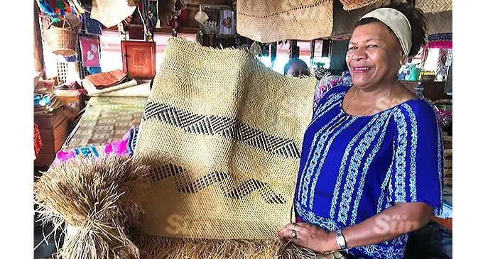 Ko Selai Bola kei na ibe kuta e volitaka tiko ena Labasa Handicraft Centre. Vei Taba: Shratika Naidu