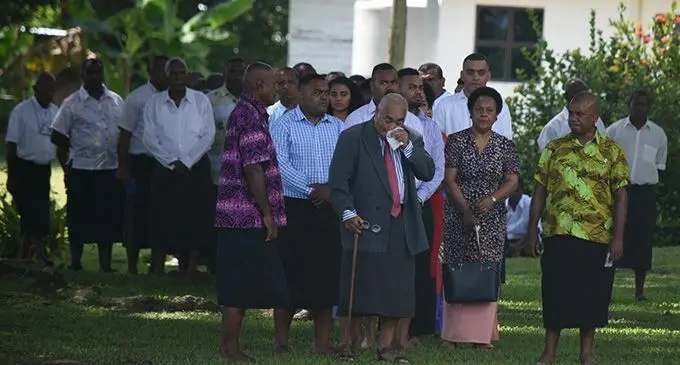 Oqo na nodra vuvale na Vunivalu na Tui Kaba, Ratu Epenisa Cakobau ni sebera ni qaravi na lotu ni veivakatikori. Veitaba: Lusiana Tuimaisala