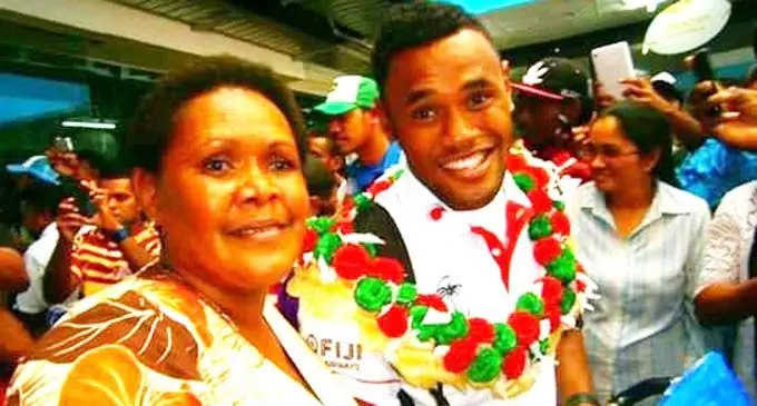 Asivina Leno (left) with her son Amenoni Nasilasila. 