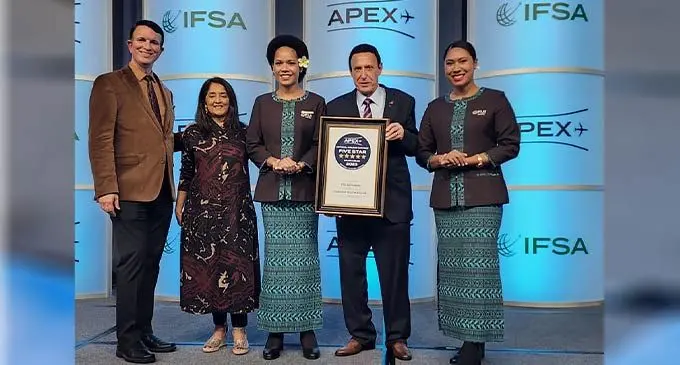 From left: CEO for APEX/IFSA Joe Leader, Fiji Airways Chief Customer Officer Shaenaz Voss, Fiji Airways managing director and chief executive officer Andre Viljoen (4th from left) joined by Fiji Airways cabin crews after receiving the awards. Photo: Fiji Airways