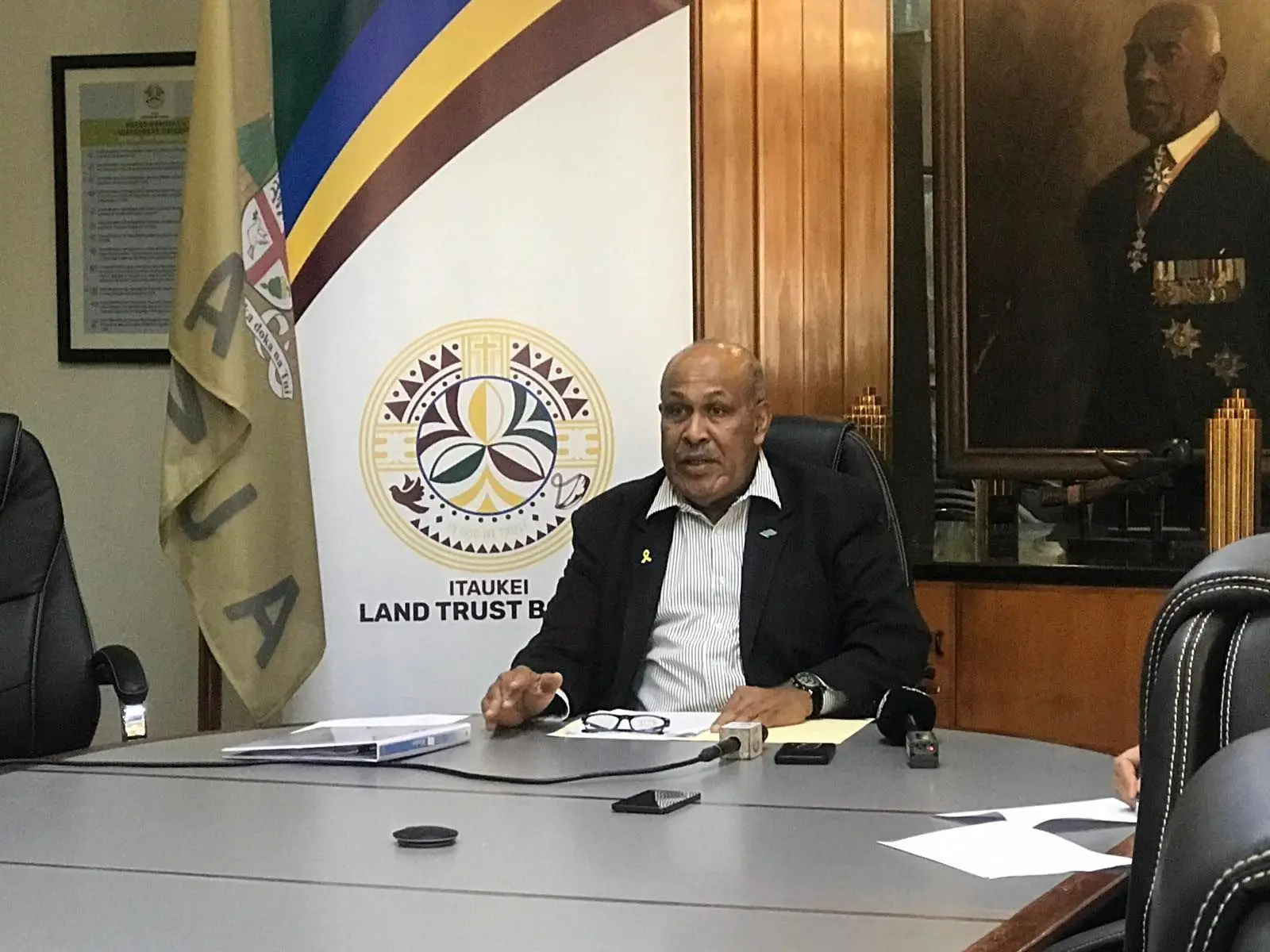 Minister denies allegations over ties to Jason Zhong