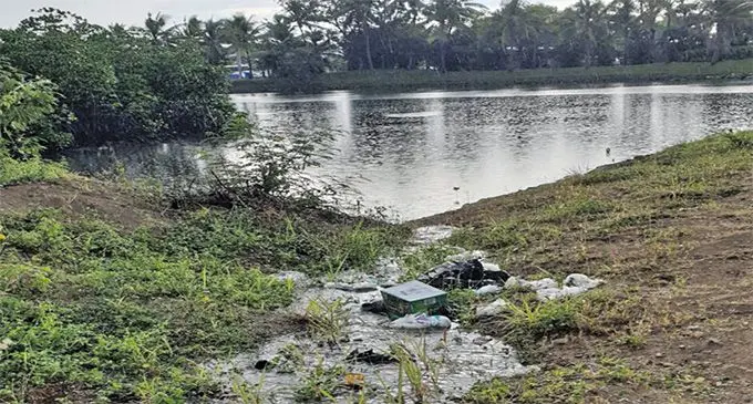 The sewage has found its way into the river. Photo: Nicolette Chambers
