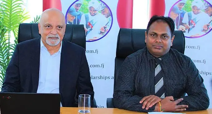 Professor Hitendra Pillay (left) from the Queensland University of Technology, with TSLS chief executive officer Dr Hasmukh Lal, during a press conference on October 19, 2022. Photo: TSLS