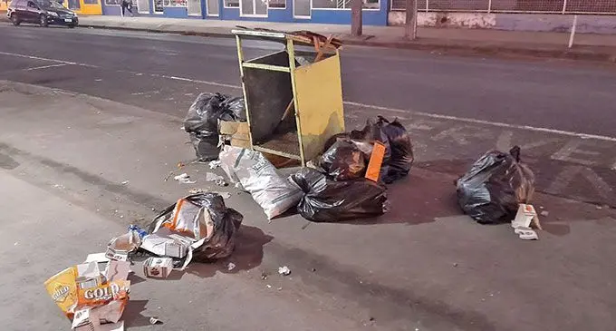 Littering along the Nausori Town corridor.