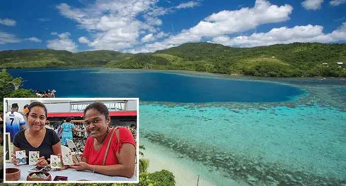 The Great Astrolabe Reef circling Kadavu island (Fiji) is the fourth largest in the world. Inset:  Grace Chow and her mother Sereima Chow