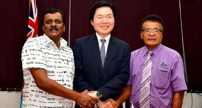 From left: Minister for Local Government, Housing, Environment, Infrastructure and Transport Parveen Bala, Japan’s ambassador Masahiro Omura and Nasinu Town Council special administrator Mosese Kama, at the signing of the grant on February 25, 2018. Photo: DEPTFO News
