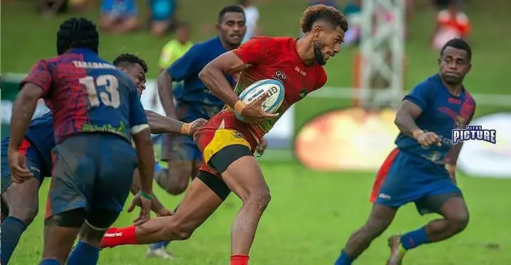 Kombat Uluinakau playmaker Ponipate Loganimasi runs through a gap against DMX Barbarians during the Fiji Bitter Nawaka 7s tournament at Prince Charles Park, Nadi, on Ferbuary 4, 2023. Photo: Pita Simpson