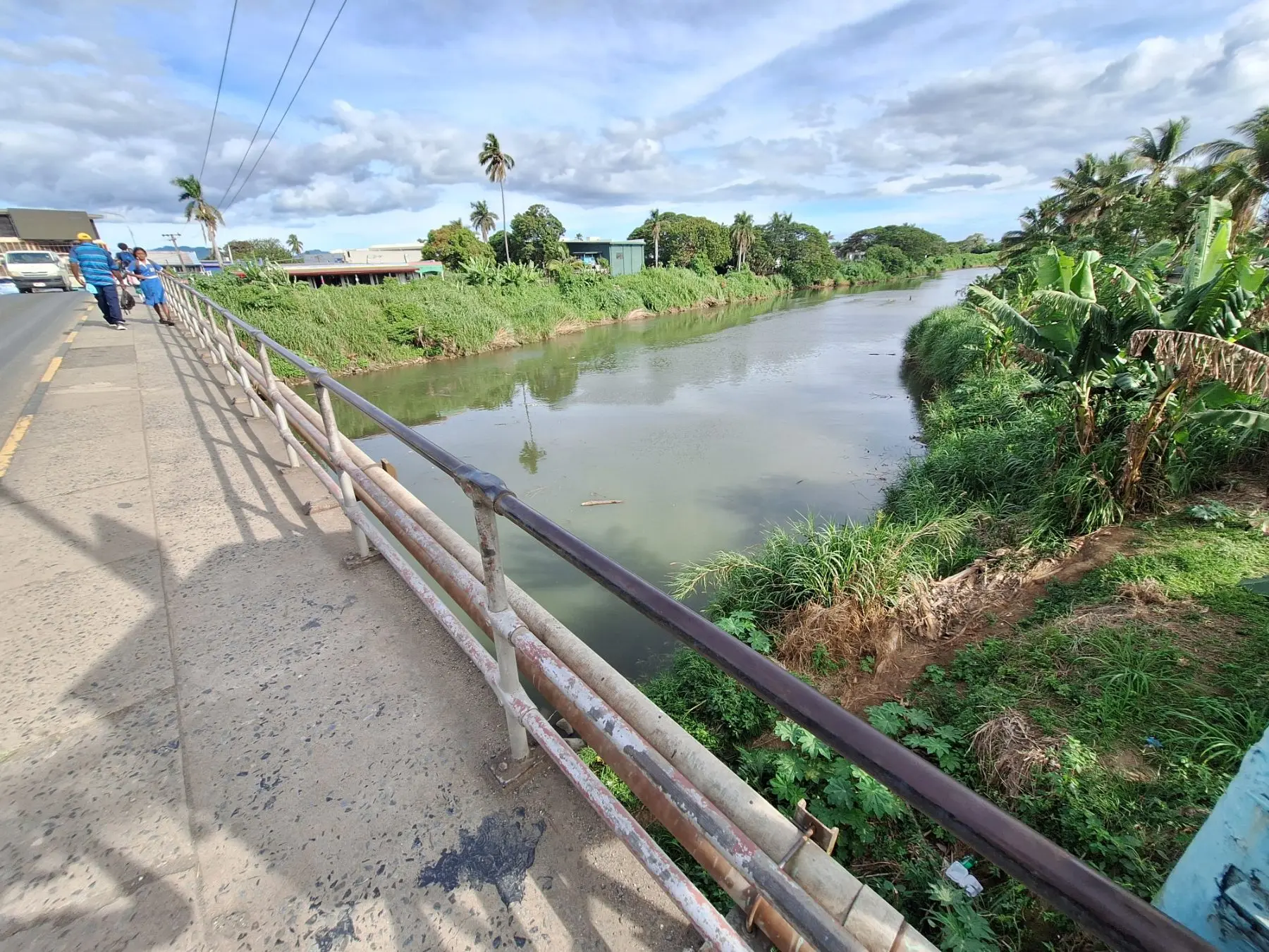 Nadi River cuts through Nadi town. 