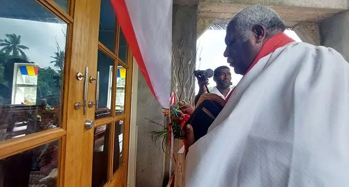 Methodist Church of Fiji President Reverend Ili Vunisuwai opens the Nakasaleka Methodist Church in Kadavu. Photo: Wati Talebula-Nuku