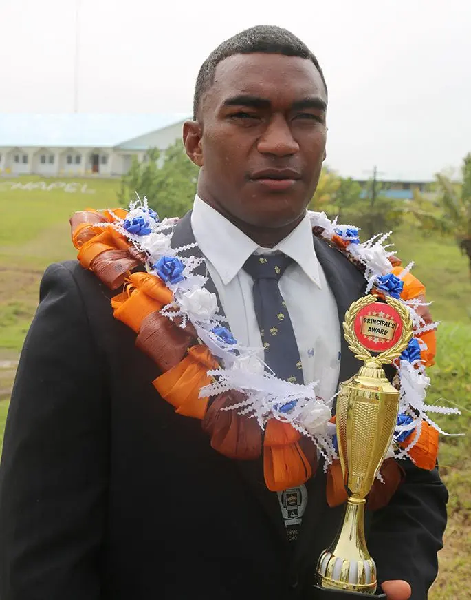 Manoa Vilikesa with the Principal Award on October 26, 2019. Photo: Kelera Sovasiga