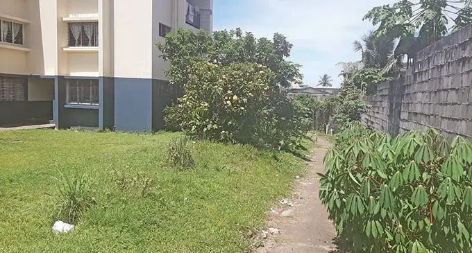 A shortcut beside the Public Rental Board flats in Raiwai which thieves take advantage of. Photo: Kelera Sovasiga 