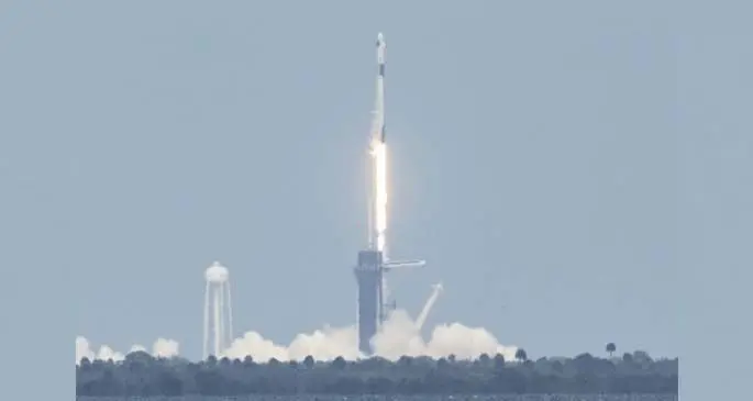 SpaceX Falcon 9 rocket carrying the Crew Dragon spacecraft with two astronauts takes off from NASA's Kennedy Space Center in Cape Canaveral of Florida, the United States, on May 30, 2020. (Photo by Ting Shen/Xinhua)