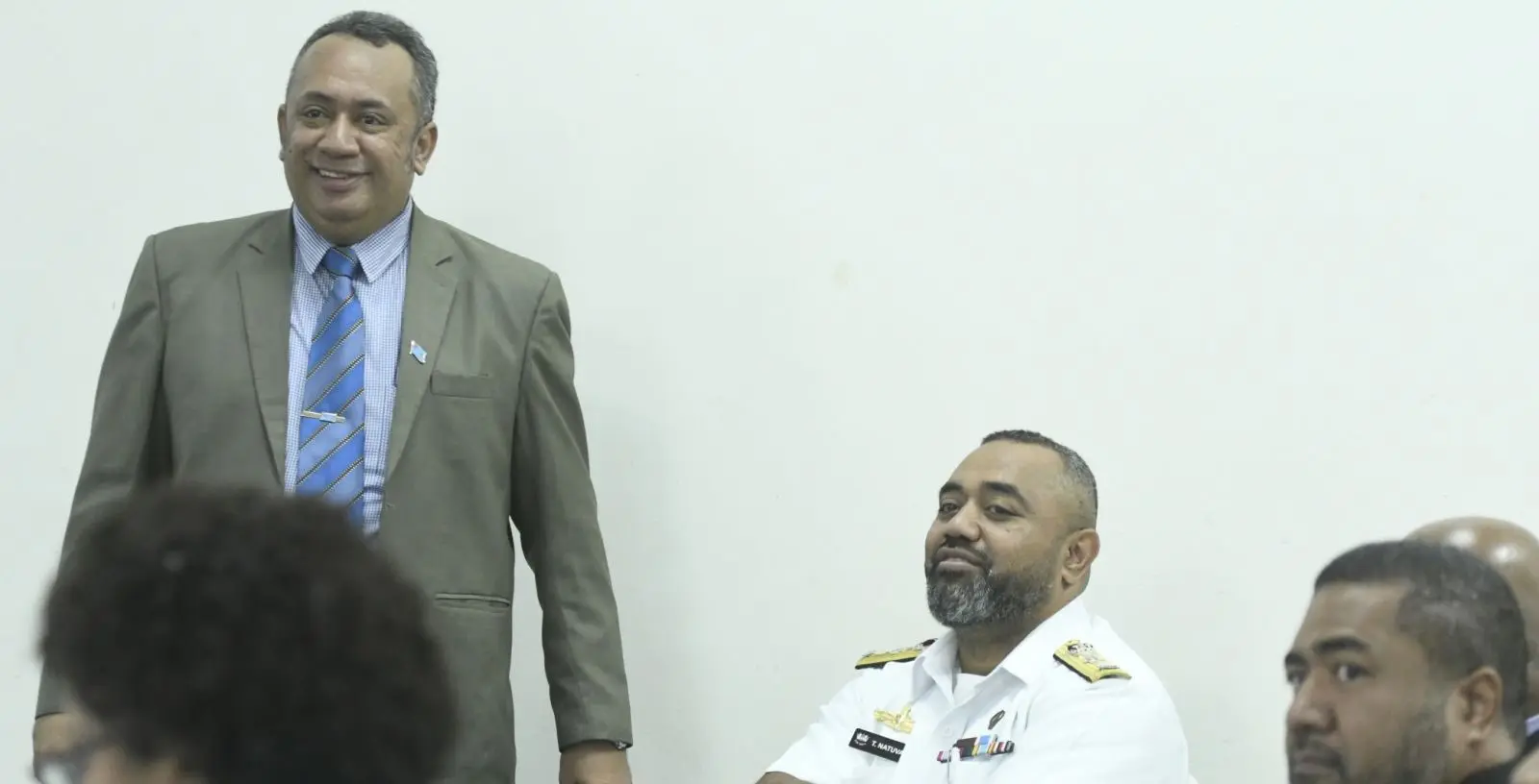 Roko Tui Lau Jioji Tupou Kalounivalu and Navy Commander Commodore Timoci Natuva.