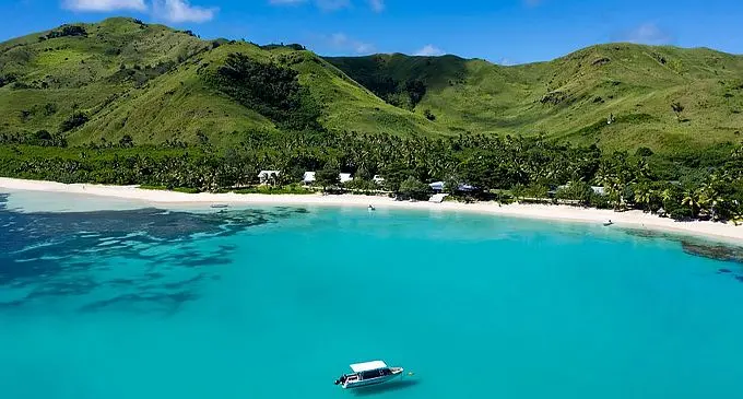The bay at the front of the lodge. Source - Tripadvisor.