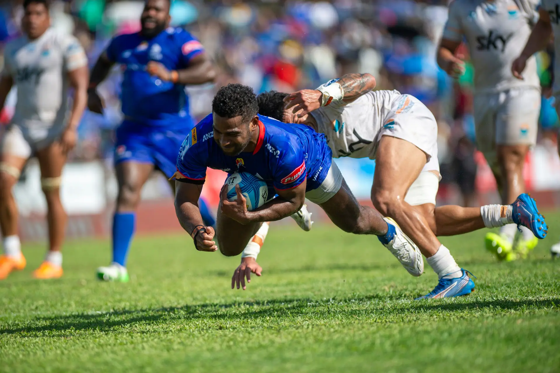 Swire Shipping Fijian Drua’s Tuidraki Samusamuvodre