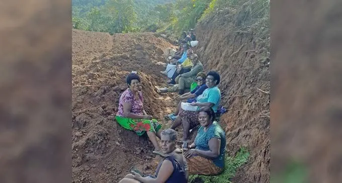 Ko ira na lewe ni matavuvale nei Talatala Jope Gaunavou ka’ra veivuke tiko ena kena qaravi nai teitei mai Naburenivalu, Namena, Tailevu. Veitaba: Jope Gaunavou
