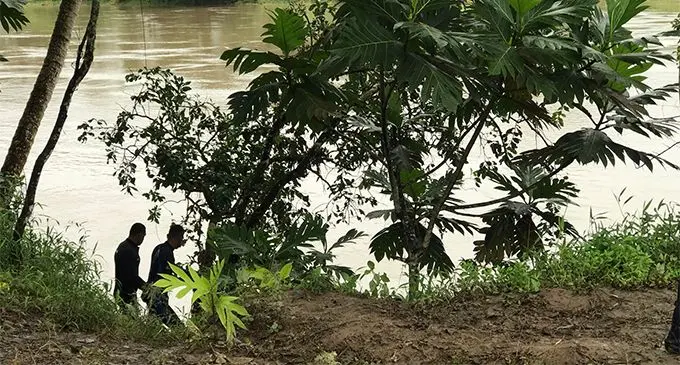 Fiji Navy and Fiji Police divers at the accident site.