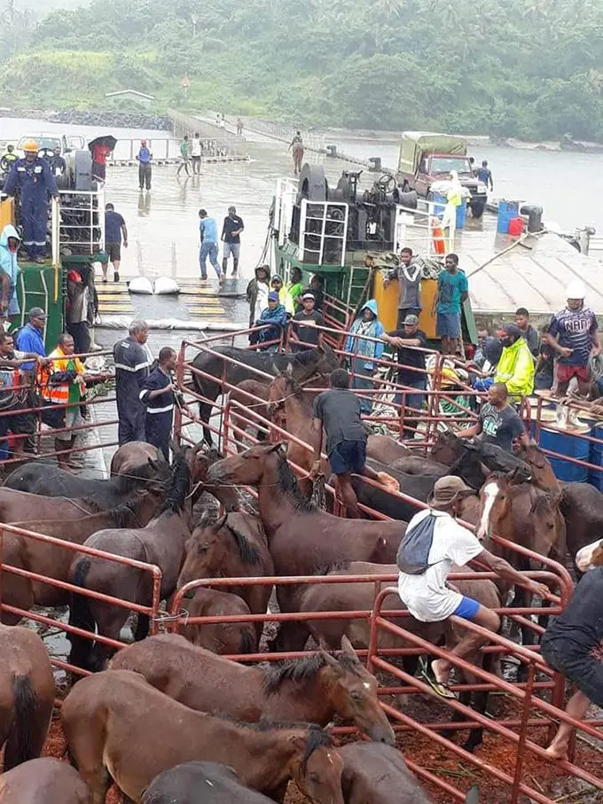 Era sa sobu oqo na Ose ena wavu mai Qarani, Gau. Veitaba: Tabacakacaka ni Teitei