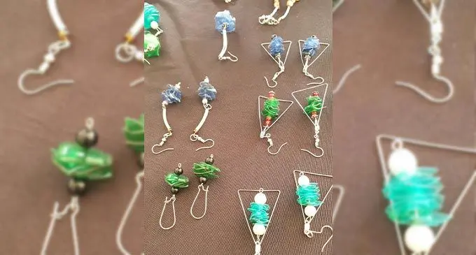 Earings made from plastic waste by the Galoa women’s group. Photo: Inoke Rabonu