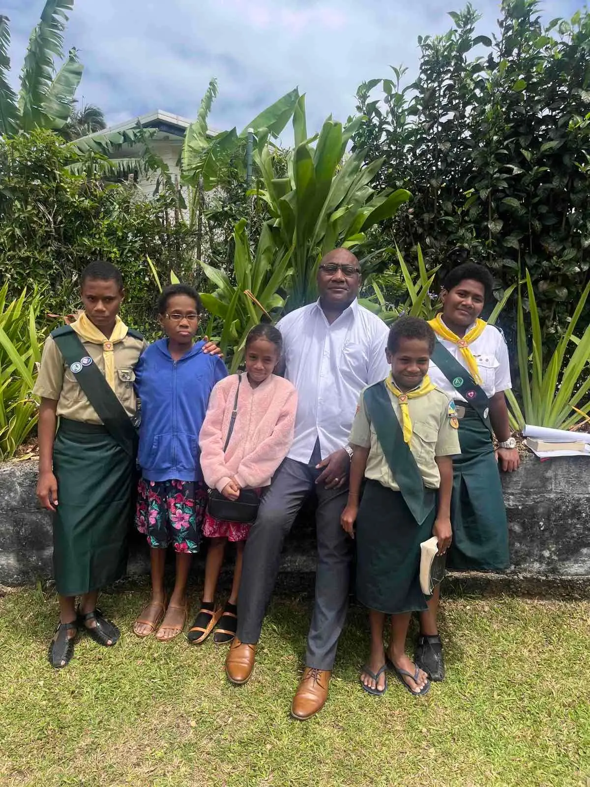 Second from left, Katalina Sokiveta with her father Mesudroka Sokiveta (fourth from left), and her siblings. Photo: Supplied