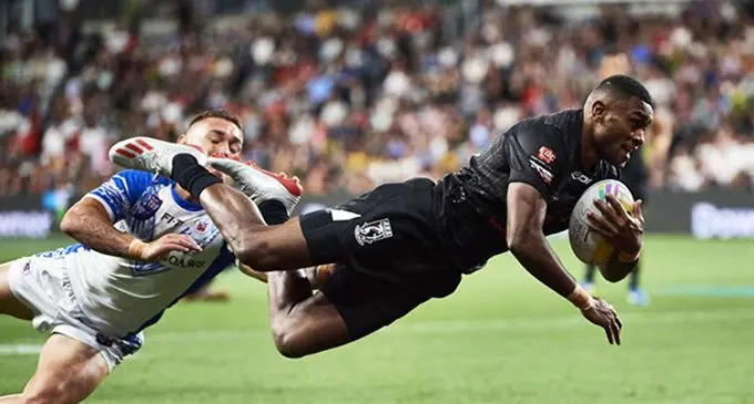 Maika Tudravu scores for Fiji against Samoa during the World Nines in Sydney on October 18, 2019. Photo: World Nines