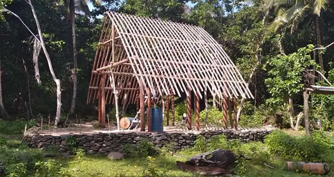 Construction of the bure which will be used to conduct trainings for traditional skills learning