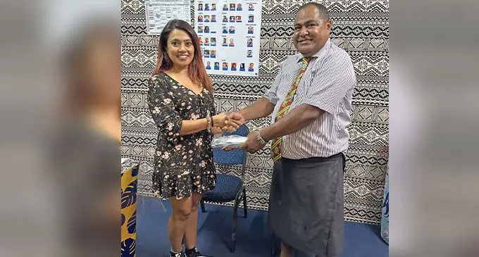  Make a Difference Fiji Founder and Director, Renu Singh and Rampur Primary School Head Teacher Sakiusa Turagabeci 