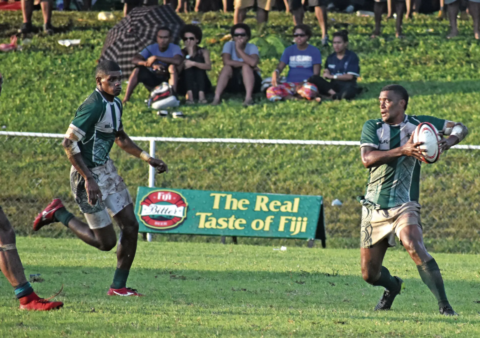Samisoni Viriviri of Dratabu looks for support against Ravuka Sharks in the Bowl final of the Nawaka 7's at the Prince Charles park in Nadi yesterday. Photo: WAISEA NASOKIA