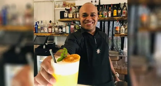 Kanu Gastropub Bar Manager Sitiveni Turaganiwai serving a Laisa’s delight, an infused drink he created as I interviewed him. Photo: Laisa Lui