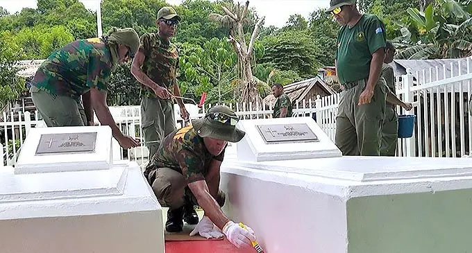Republic of Fiji Military Forces troops renovating and repainting the War Veterans Memorial Cemetery in Honiara, Solomon Islands on December 21, 2021. Photo: RFMF Media Cell