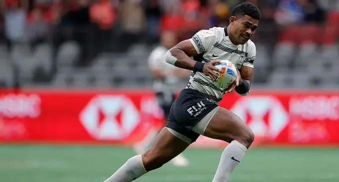 Fiji Airways Fijian men’s rugby sevens forward Josese Batirerega on his way to score a try against Uruguay at the BC Place Stadium in Vancouver, Canada, today. Photo: World Rugby 