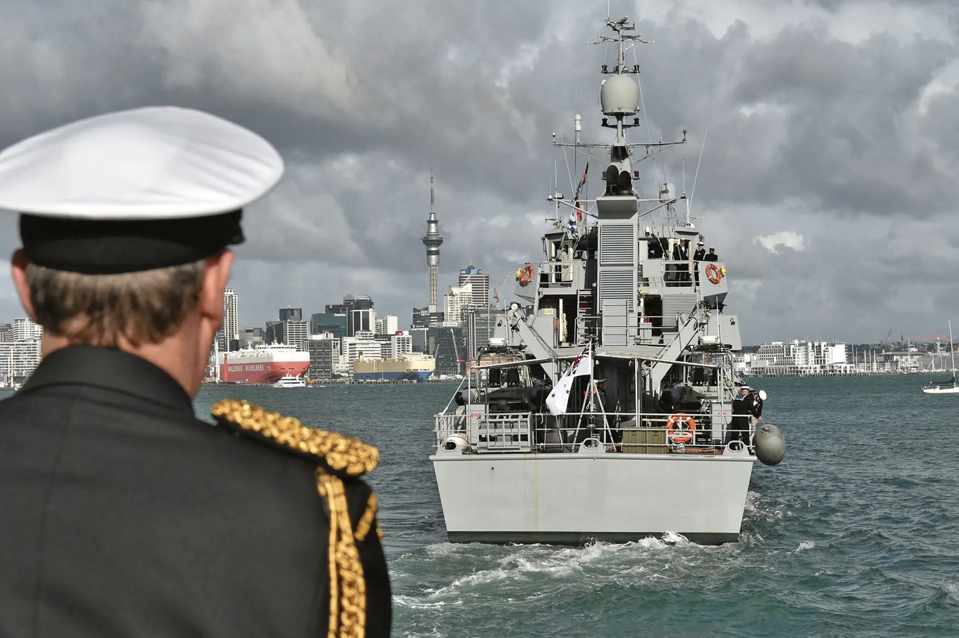 HMNZS Taupo departs for Fiji on Operation Wasawasa.