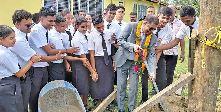 Minister for Finance Bi man Prasad, with students of Vunimono High School in Nausori on June 17, 2025. Photo: Kaneta Naimatau