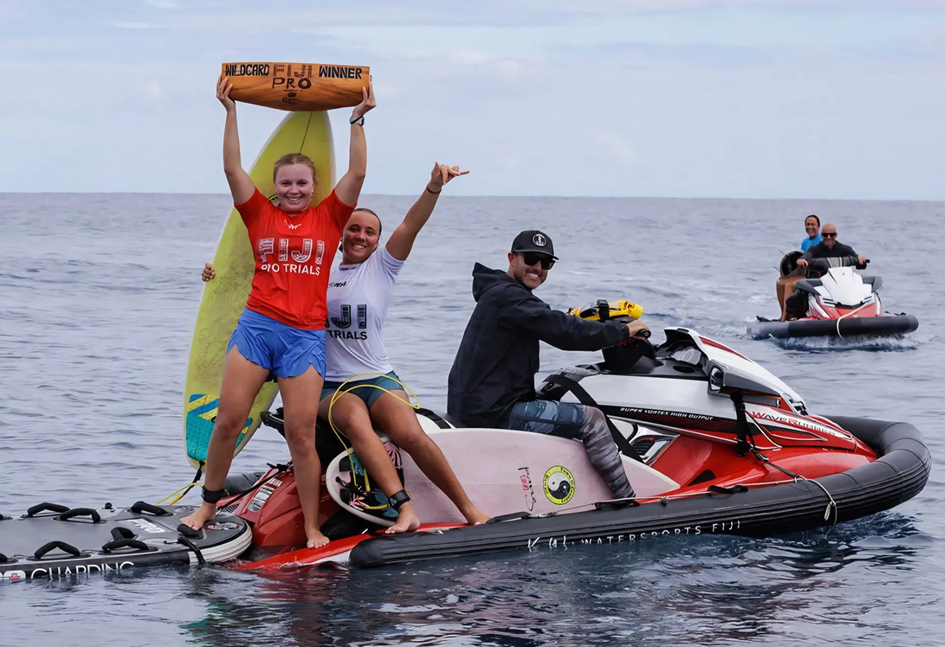 Female Fiji wild card entrant Te’a Kurop with her award at the Fiji trials. Photo Fabio Silvestre. Photo: WSL