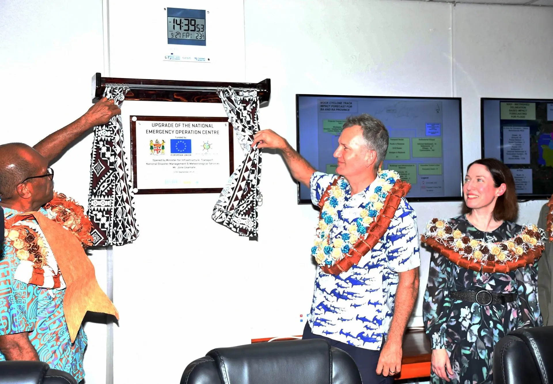 Minister for Infrastructure, Transport, Disaster Management and Meteorological Services Jone Usamate and European Union Head of Co-operation Christoph Wagner unveiling the plaque. Photo: DEPTFO News 