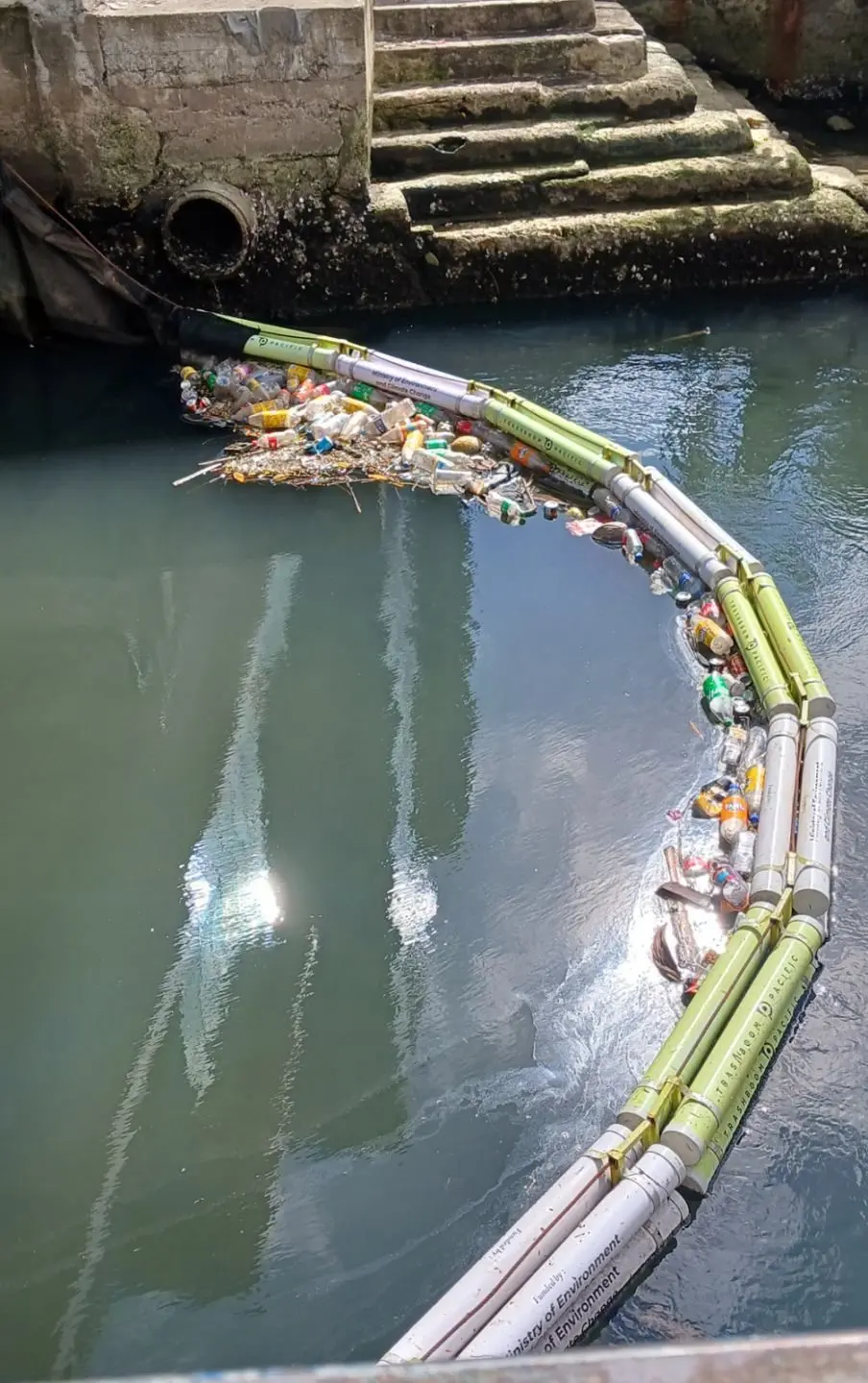 Government to install eight new trash booms to tackle litter crisis