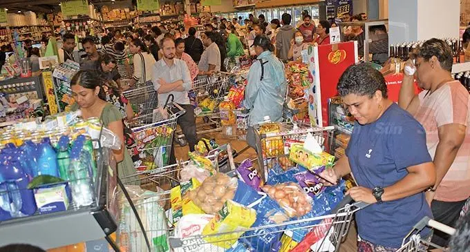 Fijians shopping in a Supermarket. Photo: Ronald Kumar
