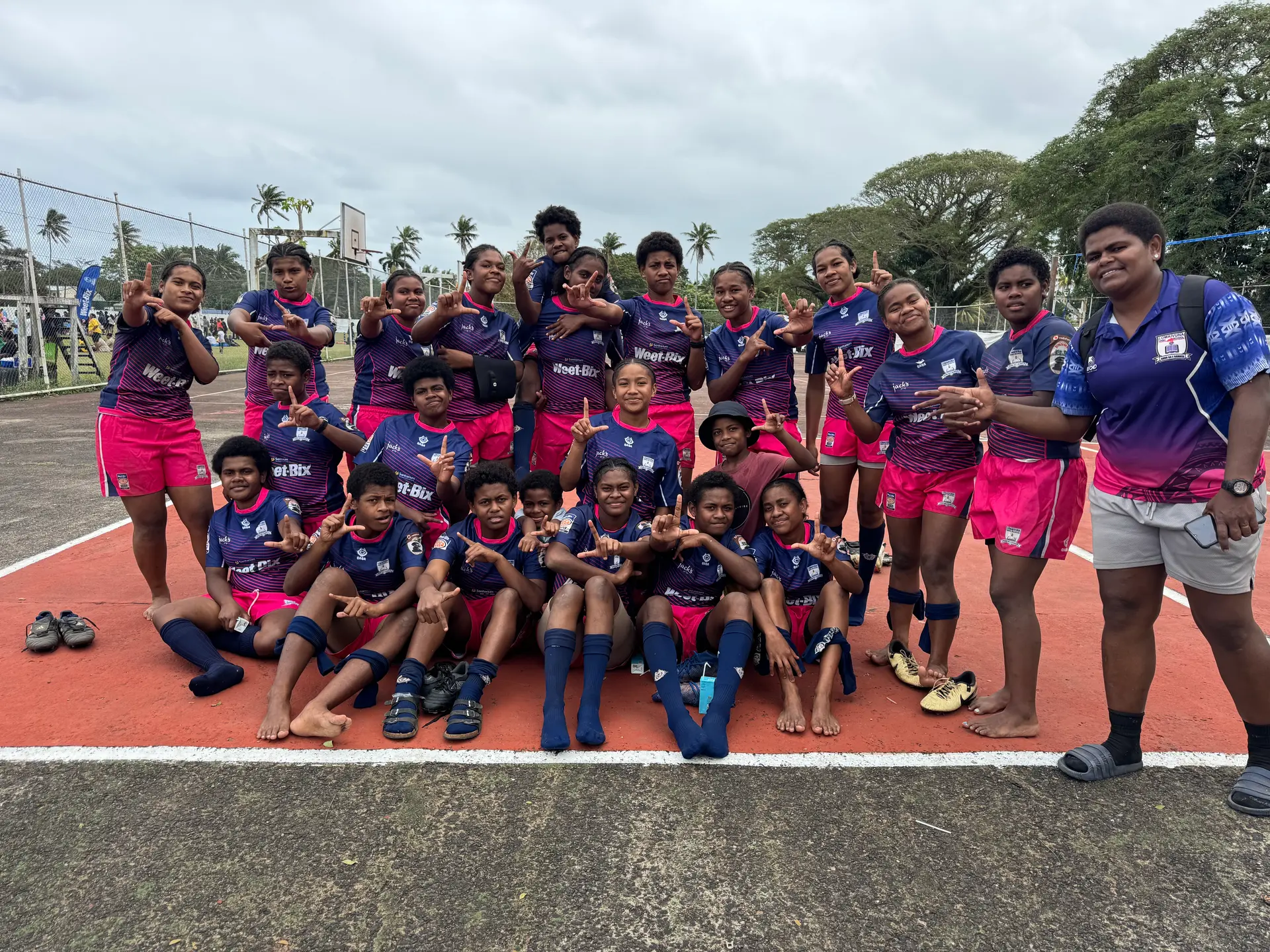 Lomaivuna High School