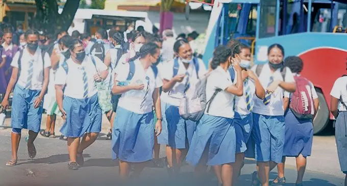 Students at the Suva Bus Station not masking up properly.  Photo: Ronald Kumar