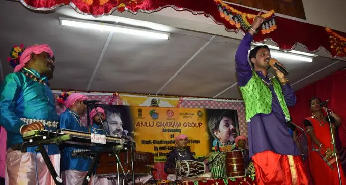 Anuj Sharma (centre) and his group performing at Seaqaqa Sanatan Centre on Saturday Night. Photo: Wati Talebula.