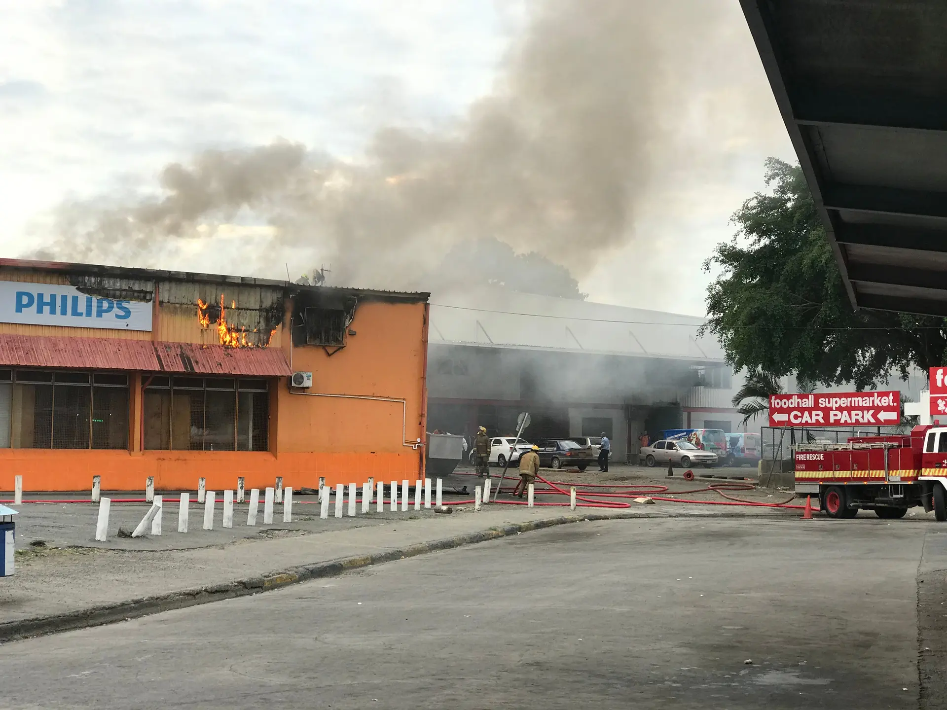 National Fire Authority fire fighters deployed at the scene, at the Courts store in Nadi on August 28, 2020 .  Photo: Waisea Nasokia